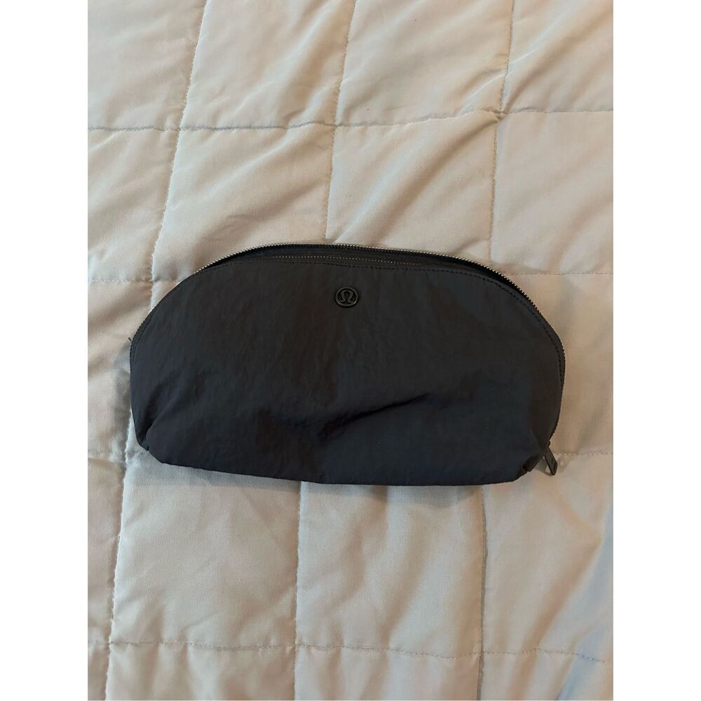 Lululemon Athletica Women's Top Zip Feeling Ready Purse Pouch Handbag Black Mini